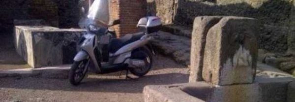 Il mistero dello scooter negli scavi di Pompei svelato