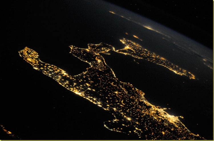 sud-italia-satellite-notte