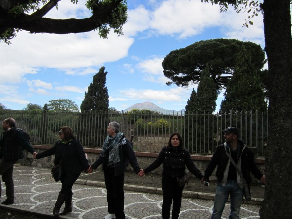 Stringiamoci per Pompei