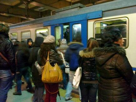 pendolari metro Napoli