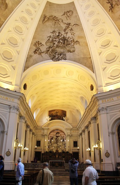 Chiesa S.ssa Trinità Pellegrini, interno