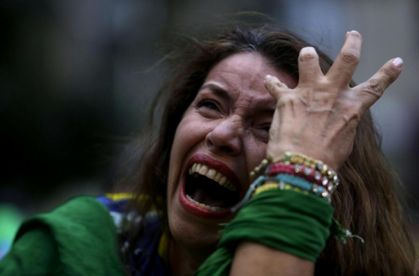 Il Brasile piange per una partita, non per la povertà
