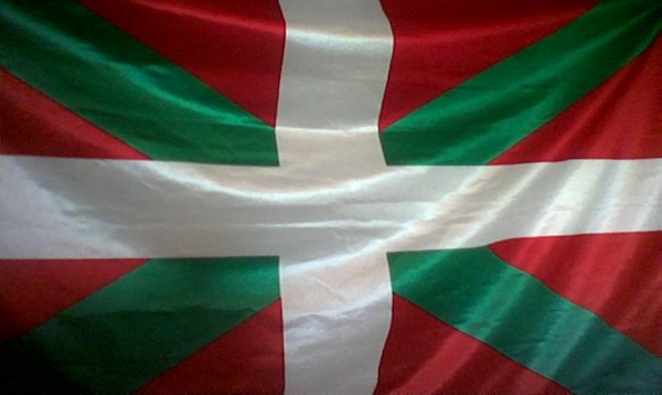 Ikurrina, la bandiera basca disegnata da Sabino Arana