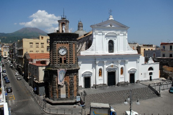 piazza Santa Croce, Torre del Greco deiulemar la gabbia la7