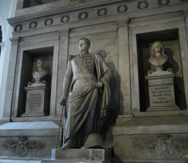 Statua di Filangieri a S.Maria di Piedigrotta, Napoli.