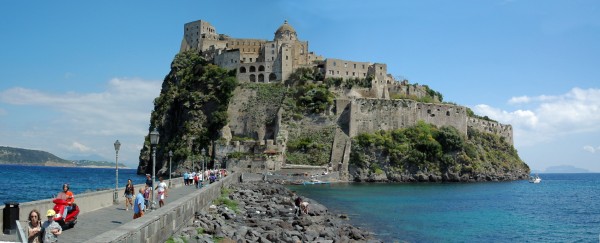 Castello Aragonese.