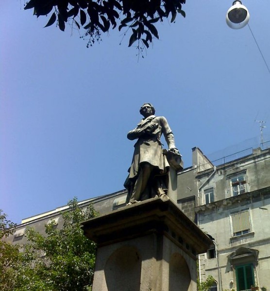 Statua Vincenzo Bellini.