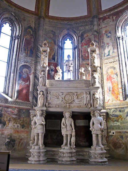 Foto di Armando Mancini - Flickr: Napoli - Chiesa di San Giovanni a Carbonara