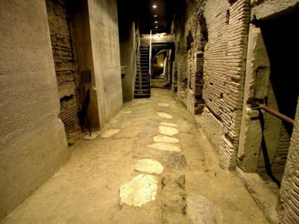 area_archeologica_san_lorenzo_maggiore-e1418054887372