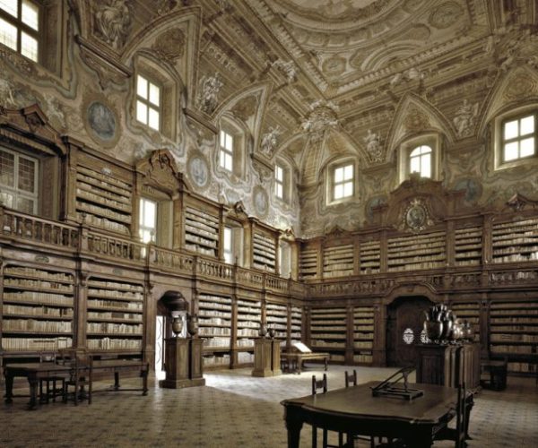 La biblioteca dei Girolamini Pietro Valletta