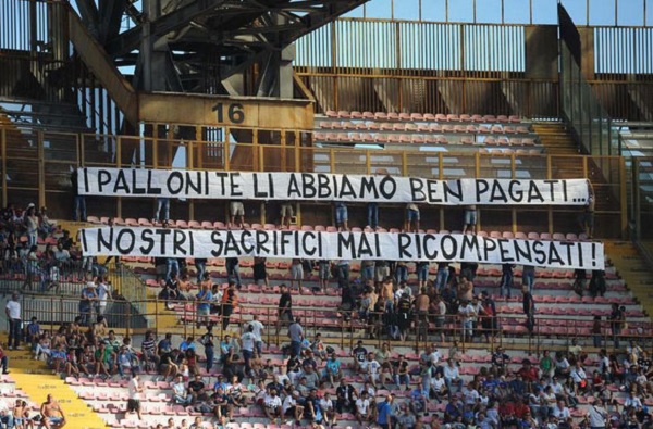 striscione tifosi del napoli