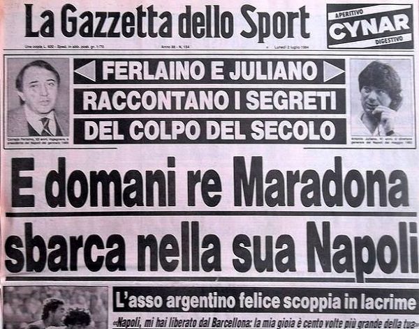 Maradona firma col Napoli Ferlaino