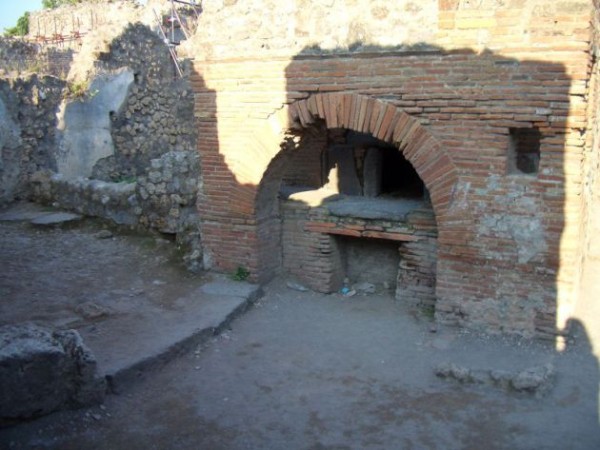 forno a legna, scavi di Pompei