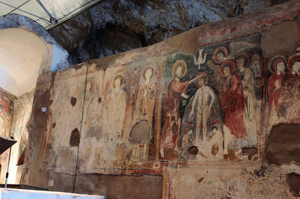 Affreschi Grotta di San Michele Arcangelo a Olevano sul Tusciano