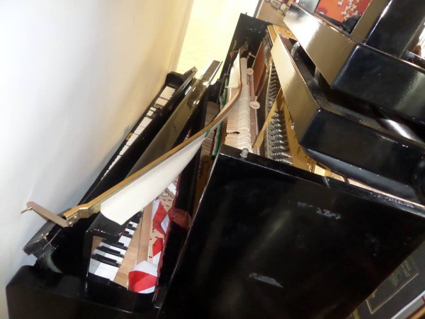 pianoforte distrutto napoli