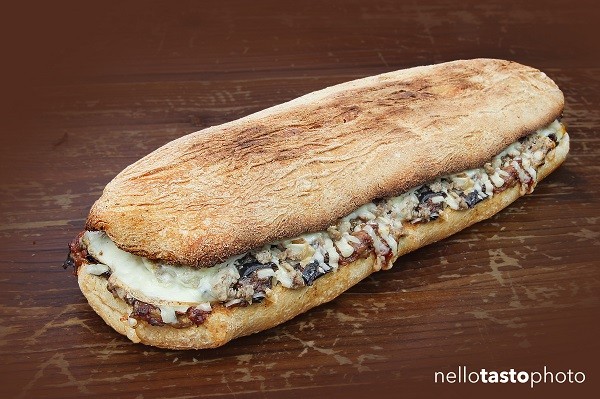 Panuozzo melenzane- Capannina Gragnanese