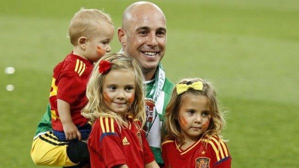 Pepe Reina con i figli