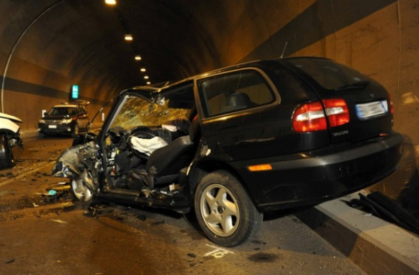 incidente scontro galleria salerno-reggio calabria