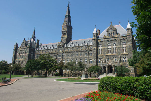 Georgetown University canzone napoletana