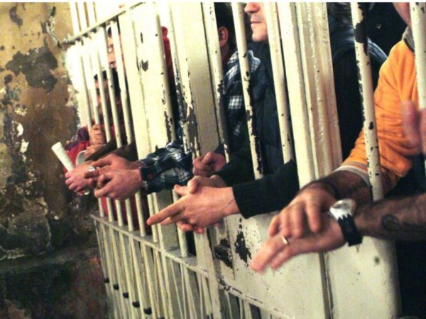 Focolaio nel carcere di Carinola, 17 agenti positivi: tamponi ai detenuti