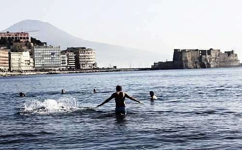 napoli tuffo capodanno