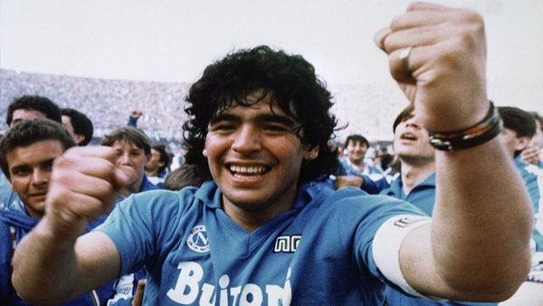 Maradona dopo la vittoria del primo scudetto del Napoli