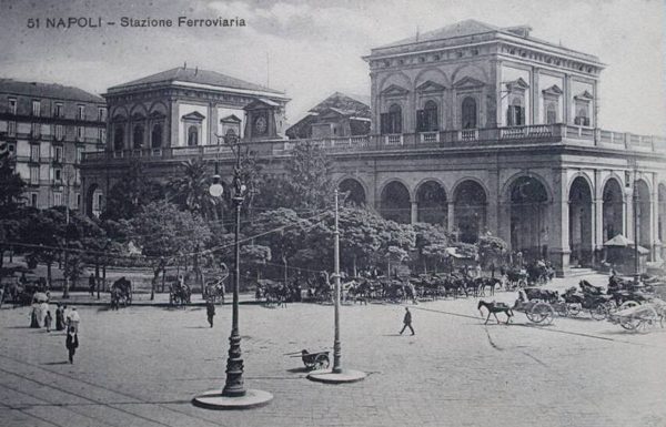 stazione centrale napoli antica