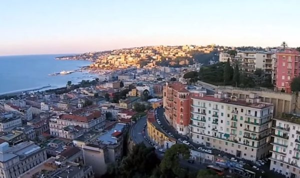 Napoli vista da un drone