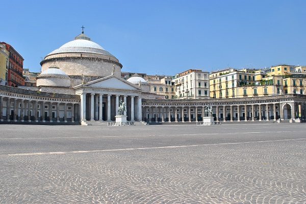 Fase 2 Piazza del Plebiscito - Napoli - Italia