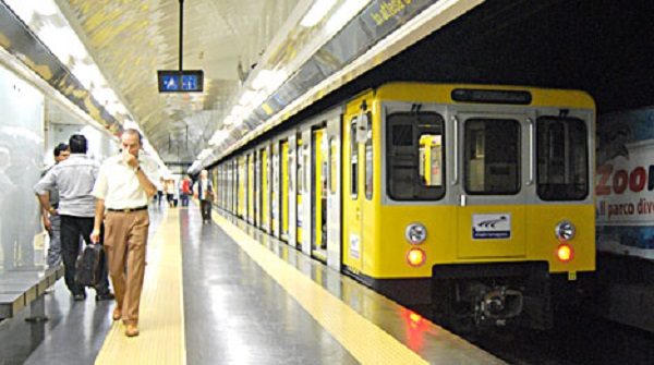 È morto l'uomo investito da un treno della Metropolitana di Napoli