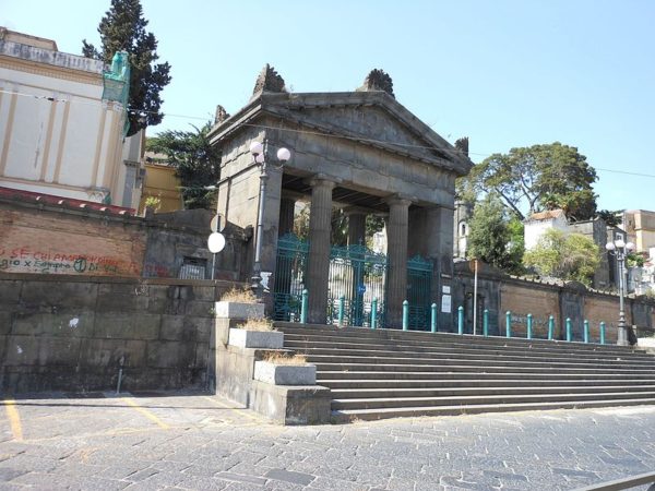 cimitero di poggioreale napoli giorno dei morti
