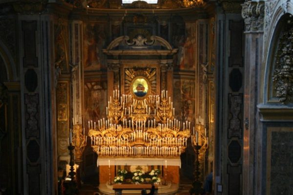 proverbi napoletani - A altare scarrupato nun s'appicciano cannele