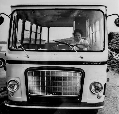 La prima donna al volante di un bus
