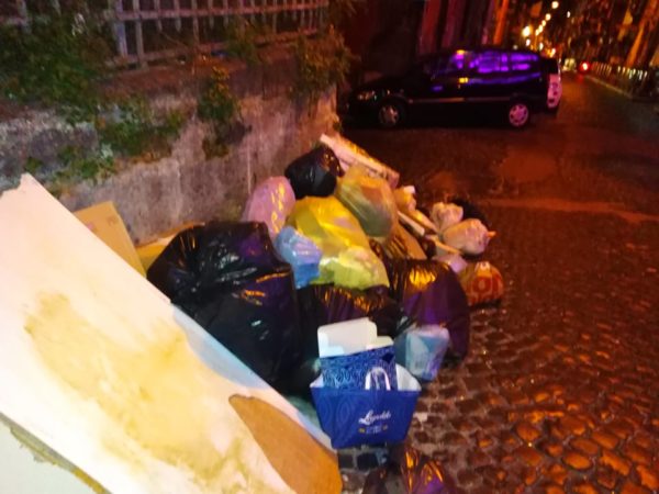 spazzatura 4 quartieri spagnoli