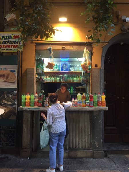 signora carmela acquaiola di via dei tribunali