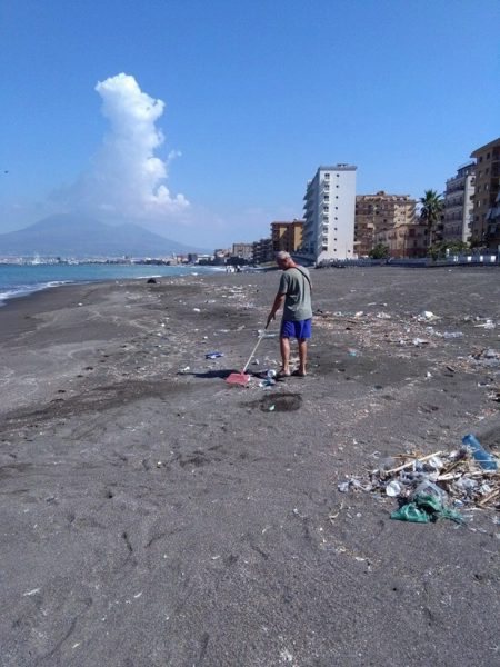 pulizia spiaggia castellammare pulizia spiaggia castellammare