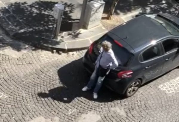 parcheggiatore abusivo multa