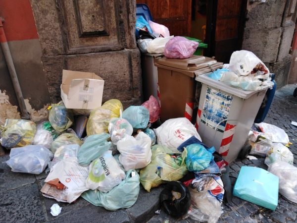 spazzatura Quartiere Spagnoli 2