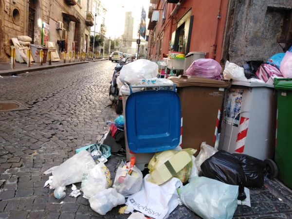 spazzatura Quartieri Spagnoli