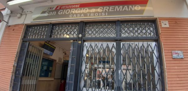 stazione san giorgio a cremano casa troisi