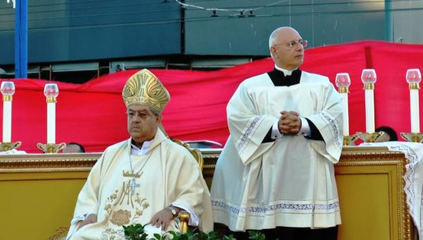 Coronavirus, messa di Pasqua in streaming dalle chiese di Napoli: come seguirla