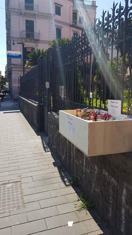 secondigliano cesta solidarietà