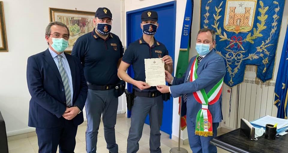 torre annunziata poliziotti