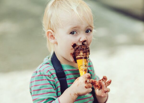 Cuore napoletano: Sara Caffè regala gelati ai figli di chi ha perso il lavoro