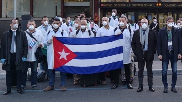 Cuba sfida le case farmaceutiche: dona il vaccino anti-Covid a tutto il mondo