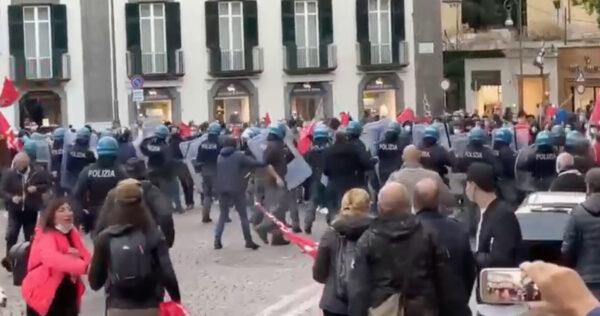 proteste piazza dei martiri proteste piazza dei martiri