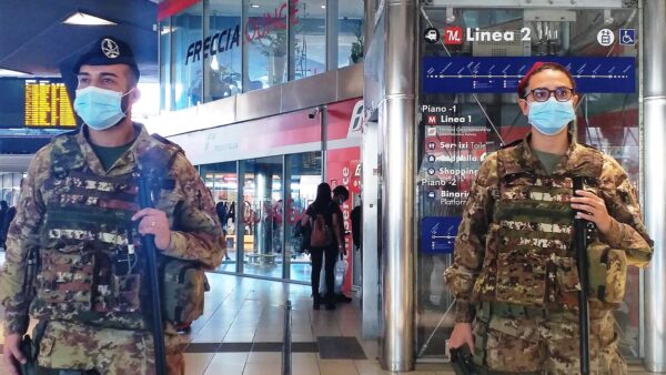 esercito stazione napoli centrale
