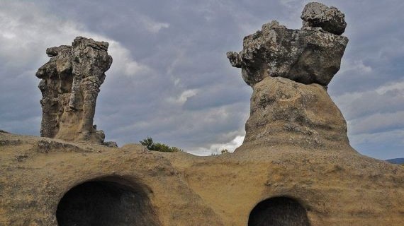 giganti di pietra a campana