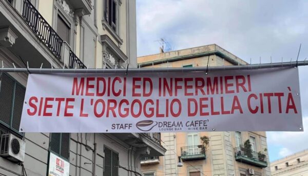 striscione napoli medici infermieri