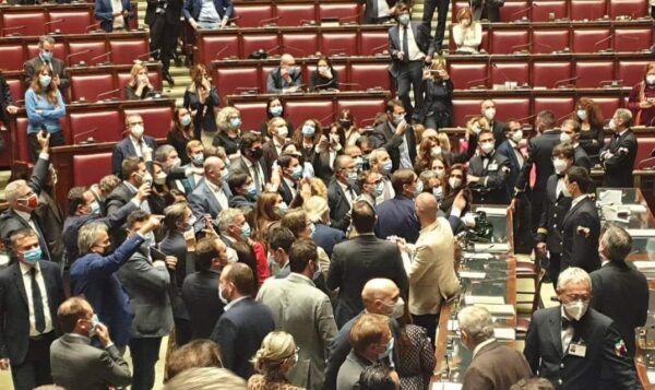 assembramento parlamento